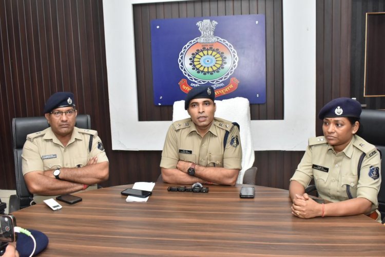 गणेश समितियों के लिए दिशा निर्देश जारी, पुलिस अधीक्षक दुर्ग ने ली थाना प्रभारियों की बैठक