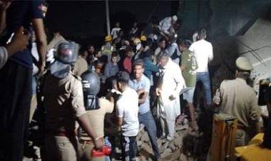 ऑक्सीजन सिलेंडर फटने से गिरा दो मंजिला इमारत, 26 दबे, बच्चे सहित 6 लोगों की मौत