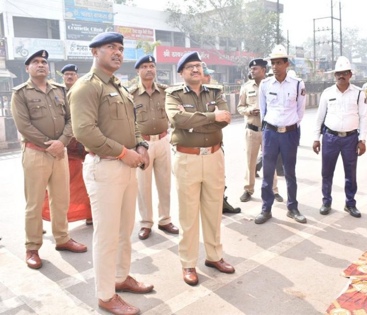 पुलिस महानिरीक्षक दुर्ग रेंज ने ली यातायात शाखा के अधिकारियों-कर्मचारियों की बैठक, लापरवाह वाहन चालकों पर सख्त कार्रवाई के दिए निर्देश