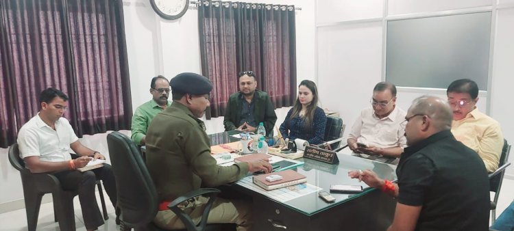 यातायात पुलिस ने ली मैरेज पैलेस संचालकों की बैठक, दी समझाइश