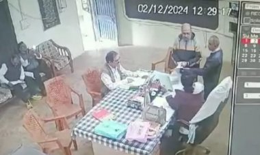 महिला शिक्षा अधिकारी के साथ प्रधान पाठक ने की मारपीट, देखें VIDEO