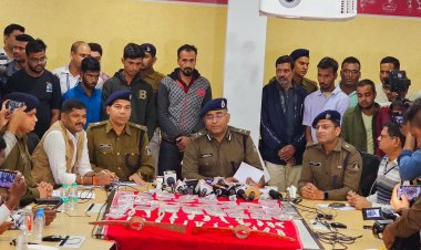 गैंती गैंग का पर्दाफाश: चोरी के 25 मामलों में शामिल 11 आरोपी गिरफ्तार, सोना-चांदी सहित 35 लाख का माल जब्त