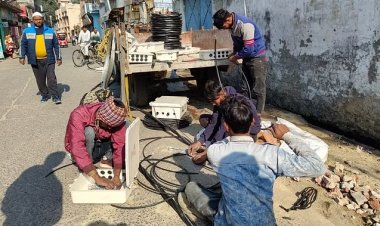 प्रशासन की बड़ी कार्रवाई, 100 से अधिक घरों और 4 मस्जिदों में अवैध बिजली कनेक्शन पकड़े गए, 5 लाख रुपए का लगाया जुर्माना