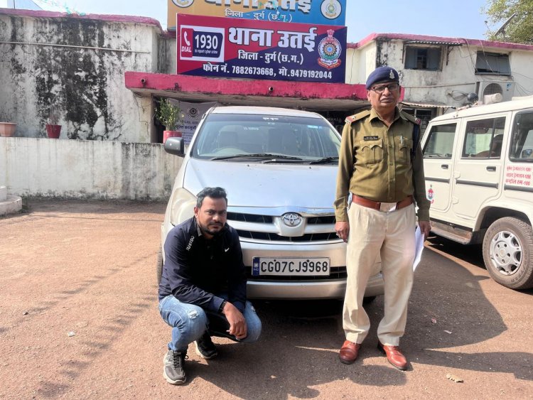 डिप्टी सीएम के काफिले में घुसी नीली बत्ती लगी प्राइवेट कार, पुलिस ने युवक को किया गिरफ्तार