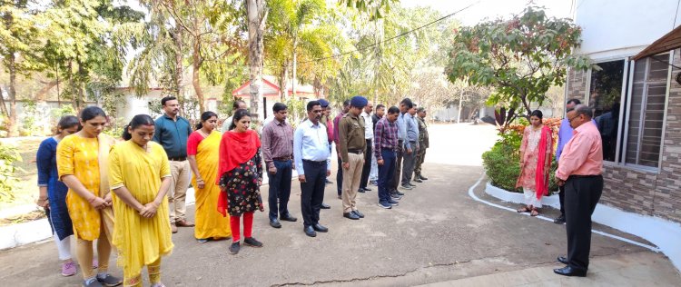 भारत के स्वतंत्रता संग्राम में अपने प्राणों की आहुति देने वाले शहीदों को दी गई मौन श्रद्धांजिल