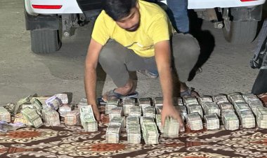 चेकिंग के दौरान कार से साढ़े चार करोड़ नगद बरामद, दो आरोपी गिरफ्तार