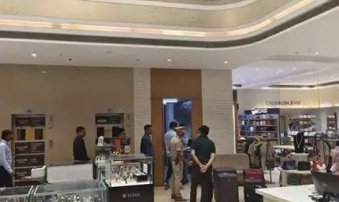 बुर्का पहनकर कपड़ा शोरूम में घुसा चोर, 30 लाख रुपए का माल पार