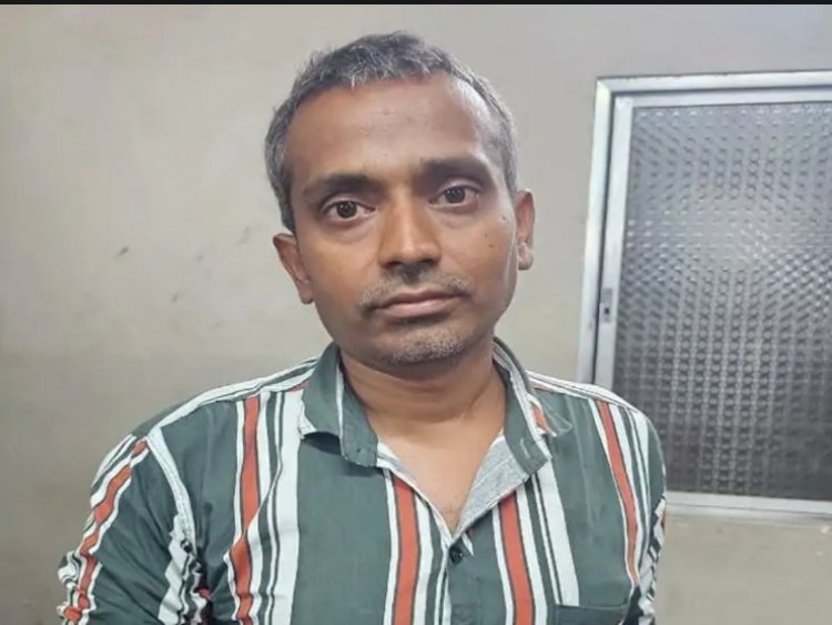 भिलाई के चौहान ग्रीन वैली कॉलोनी में पुलिस का छापा, रेलवे कर्मचारी के फ्लैट में मिला लड़की के बाल, यूज कंडोम, 100 से ज्यादा मोबाइल और भी बहुत कुछ