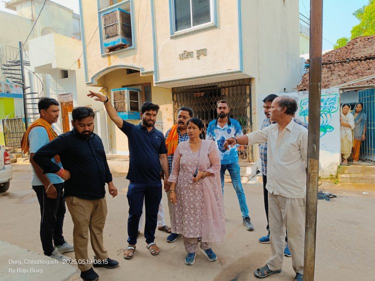 नाली में डिस्पोजल देखकर सुपर वाइजर पर भड़की महापौर अलका बाघमार