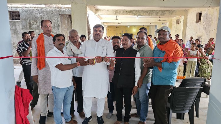 ढीमर समाज के भवन में अतिरिक्त कक्ष का विधायक गजेन्द्र यादव ने किया लोकार्पण