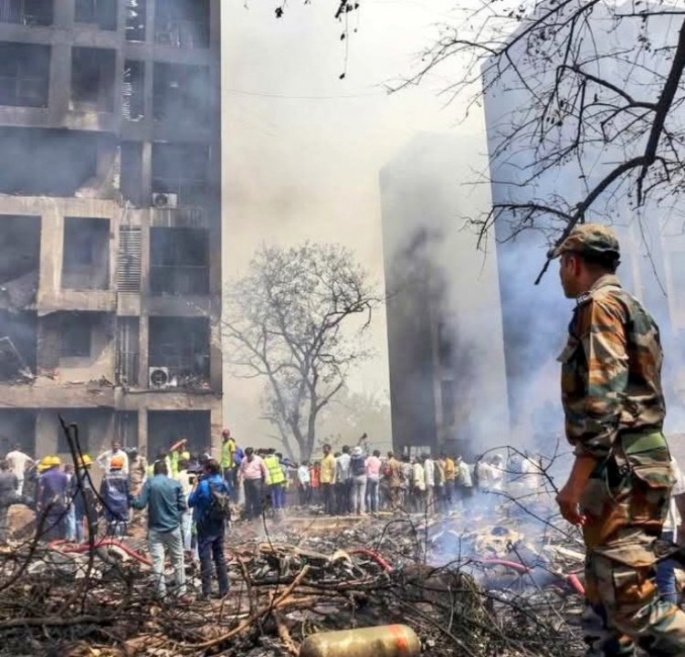 विमान हादसा, 100 से अधिक शव बरामद, पूर्व मुख्यमंत्री विजय रुपाणी का भी निधन