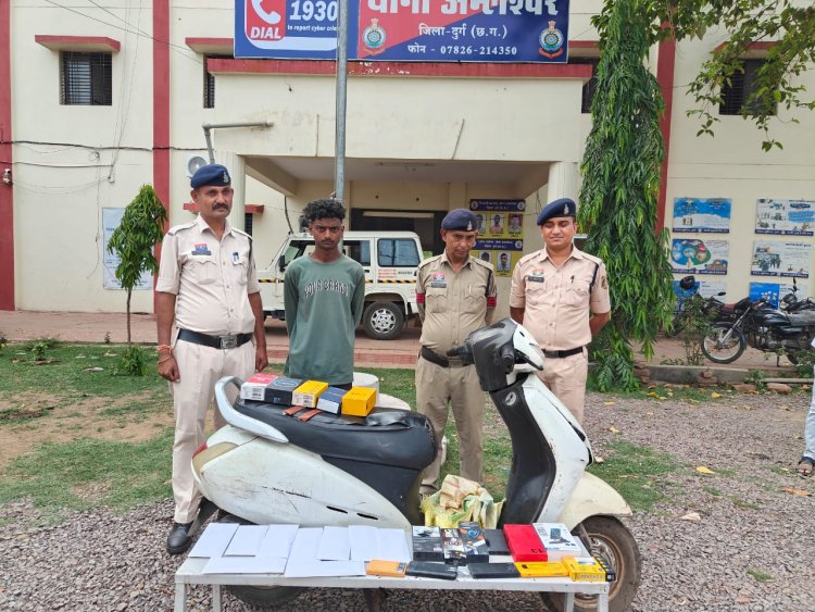मोबाइल शॉप का ताला तोड़ लाखों रुपए की चोरी करने वाले चोर और खरीदार गिरफ्तार