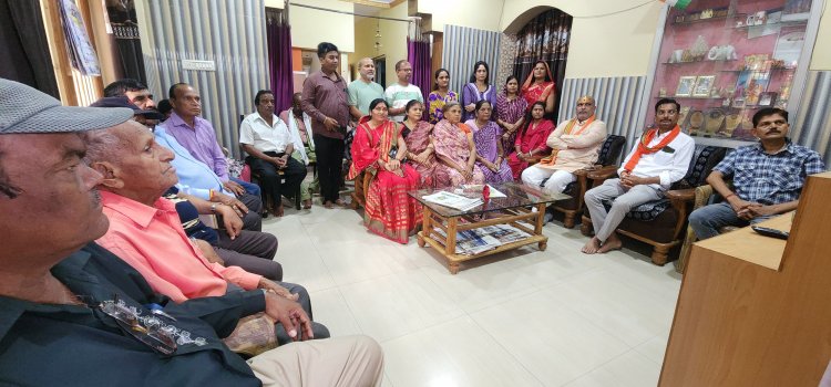 बूथ कार्यकर्ताओं के साथ विधायक ललित चंद्राकर ने सुनी मन की बात