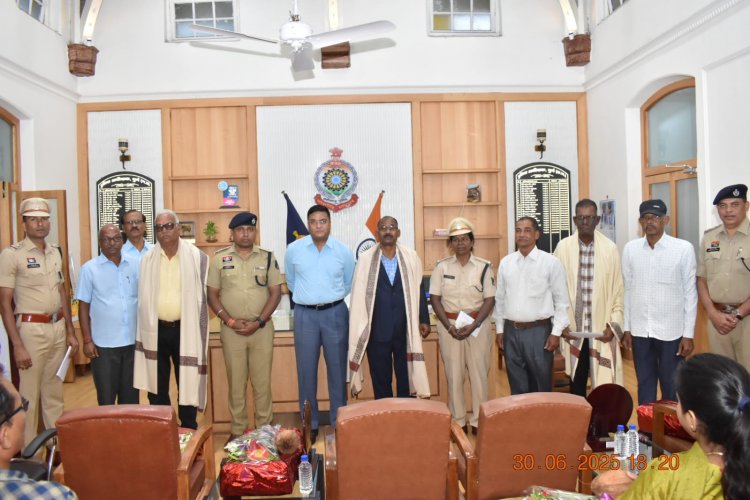 पुलिस विभाग से सेवानिवृत्त हो रहे अधिकारी और कर्मचारियों का पुलिस अधीक्षक ने किया सम्मान