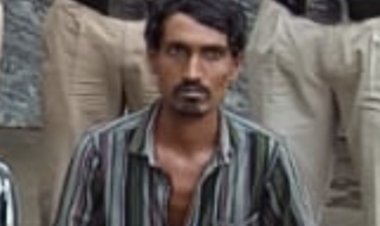 शराब भट्ठी के बाहर गले में कांच का शीशा टिकाकर लूट