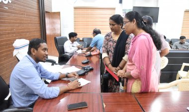 जर्जर सड़क बनी दुर्घटनाओं का कारण, आमजन और छात्र-छात्राएं परेशान