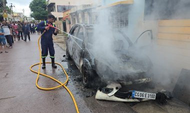 घर के बाहर खड़ी कार में लगी आग, दुर्ग के फायर फाइटर्स ने किया काबू 