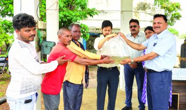 दुर्ग कलेक्टर ने मत्स्य बीज प्रक्षेत्र देवरी का किया निरीक्षण  400 लाख स्पॉन उत्पादन लक्ष्य तय