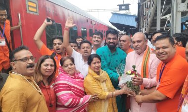 दुर्ग से 200 शिवभक्त बाबा बैद्यनाथ धाम के लिए रवाना, बोले हर हर महादेव