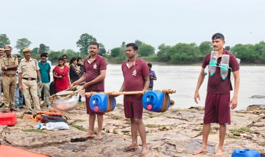 शिवनाथ नदी तट पर SDRF और DDRF का संयुक्त मॉक ड्रिल, रेस्क्यू ऑपरेशनों का किया गया लाइव प्रदर्शन