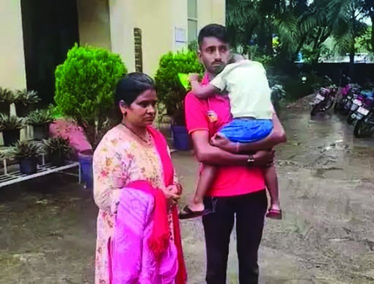 पुलिस गिरफ्त में नर्सरी के बच्चे को पीटने वाला टीचर, पीठ पर मिले गहरे निशान