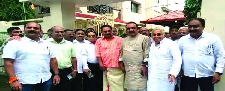 धर्मांतरण पर गिरफ्तारी और अब सियासी तूफान: कांग्रेस सांसदों की ननों से मुलाकात, बोले – अल्पसंख्यकों पर हमला