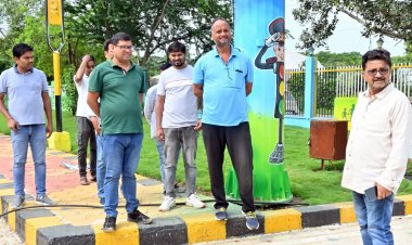 आयुक्त ने रेल्वे कालोनी एवं  ट्रैफिक पार्क का किया निरीक्षण   