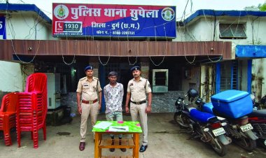 चाकू दिखाकर लोगों को धमकाने वाला बदमाश गिरफ्तार