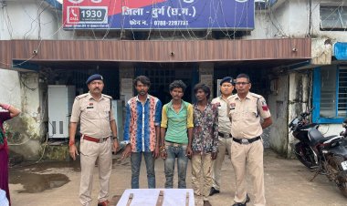 धारदार चाकू लहराकर लोगों को डराने वाले तीन आरोपी गिरफ्तार, आर्म्स एक्ट में जेल भेजे गए