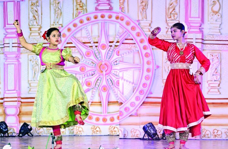 कथक में बच्चों की शानदार जीत, गुरु शरद वैष्णव को मिला सम्मान
