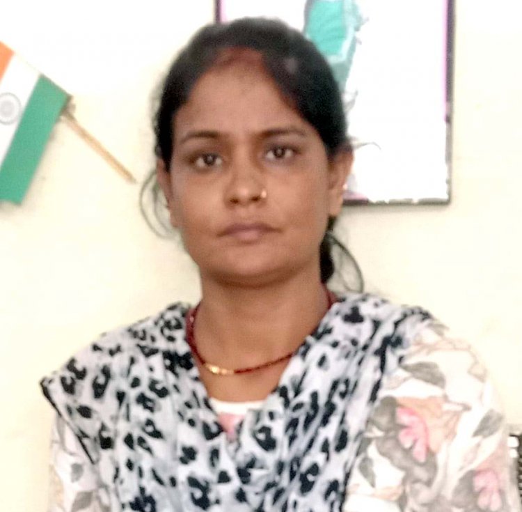 इस महिला ने नशीला पदार्थ खिलाकर गार्ड का बनाया अश्लील वीडियो, ब्लैकमेलिंग कर ऐंठे लाखों रुपए, अब सलाखों के पीछे