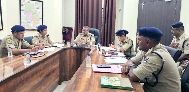 नशा तस्करों पर कठोर कार्रवाई और उनके वाहनों को राजसात करने दुर्ग आईजी ने दिए निर्देश