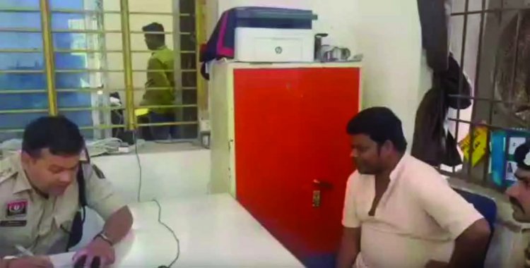 छेड़खानी के आरोप में नगर पंचायत अध्यक्ष गिरफ्तार, थाना घेरकर समर्थकों का हंगामा