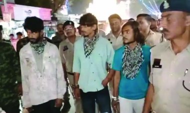 आदिवासी युवती से सामूहिक दुष्कर्म के तीन आरोपियों का पुलिस ने निकाला जुलूस
