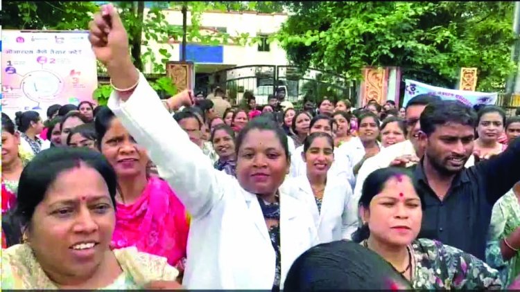 सरकार की बर्खास्तगी कार्रवाई से नाराज NHM कर्मचारी, 1000 से ज्यादा ने सौंपा इस्तीफा