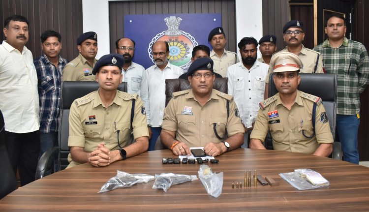 पिस्टल एवं देशी कटटा के साथ शराब तस्करी के 4 आरोपी गिरफ्तार; कट्‌टा, पिस्टल, जिंदा कारतूस और चाकू बरामद