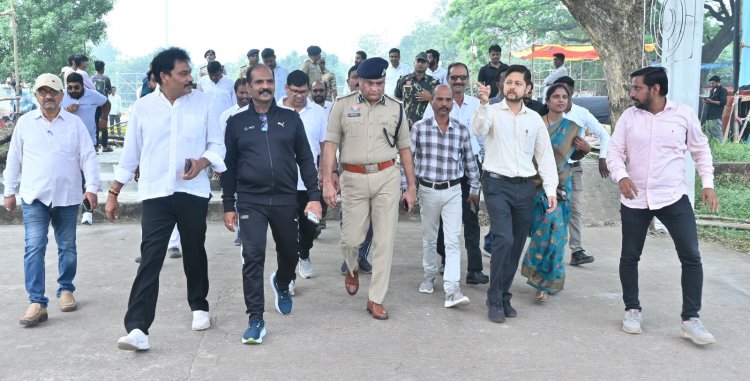कलेक्टर, एसपी और आयुक्त ने प्रमुख घाटों का किए निरीक्षण
