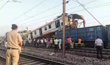 रेल हादसा: पैसेंजर ट्रेन और मालगाड़ी की टक्कर में 11 की मौत, 20 घायल