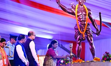 अंबिकापुर में राष्ट्रपति ने शुरू की मुख्यमंत्री जनजातीय ग्राम अखरा विकास योजना