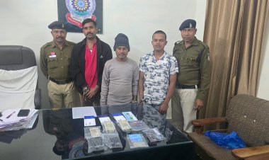 दुर्ग जिले में नौकरी लगाने के नाम पर 32 लोगों से 33.50 लाख रुपए की ठगी, तीन आरोपी गिरफ्तार, 2.20 लाख रुपए कैश सहित लाखों रुपए का सामान जब्त