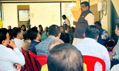 SIR को लेकर मंत्री गजेन्द्र यादव ने ली दुर्ग भाजपा की बैठक