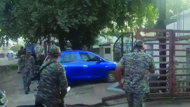 पैथोलोजिस्ट के घर पहुंचा संदिग्ध गिरोह, खुद को आयकर अधिकारी बताकर जेवर और नकदी निकलवाए