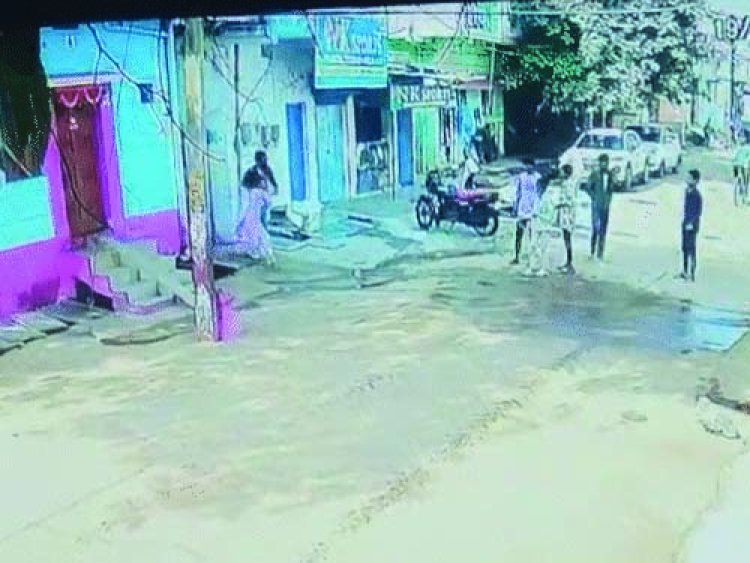 जामुल में महिला को जबरन कार में ले जाने का वीडियो वायरल, मामला निकला पति-पत्नी का विवाद, पुलिस ने दर्ज किया अपराध