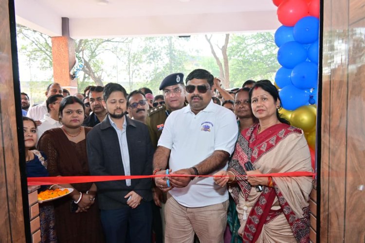 मंत्री गजेन्द्र यादव ने किया 1.5 करोड़ की लागत से बनी बैडमिंटन कोर्ट का लोकार्पण