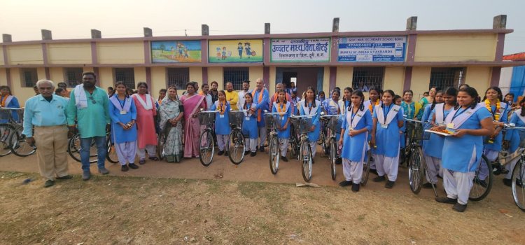 शिक्षा सिर्फ नौकरी नहीं देती बल्कि सही सोच व सही दिशा भी देती है- विधायक ललित चंद्राकर