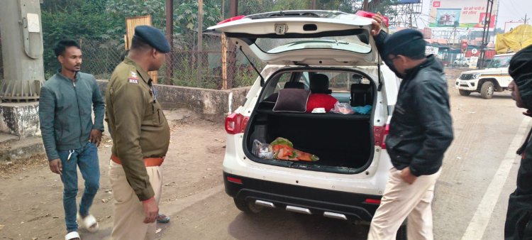 आउटर एवं स्लम एरिया में पुलिस की दबिश, 500 से अधिक लोगों की हुई चेकिंग, संदिग्धों के लिए गए फिंगर प्रिंट