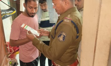 दुर्ग पुलिस का छापा: 78 पौव्वा शराब और गांजा बरामद