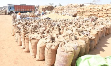 दुर्ग जिले में अब तक 2,57,796.52 मे. टन धान की हुई खरीदी, किसानों को 54,096.16 लाख रुपए का ऑनलाईन भुगतान