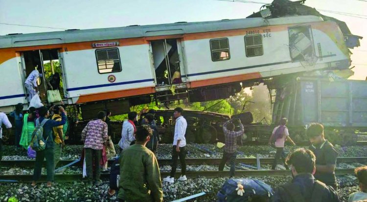 बिलासपुर रेल हादसे पर बड़ी कार्रवाई, डीआरएम सहित दो अफसर बदले