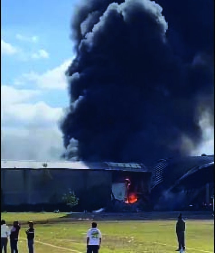 इमरजेंसी लैंडिंग के दौरान प्लेन क्रैश, 7 लोगों की मौत